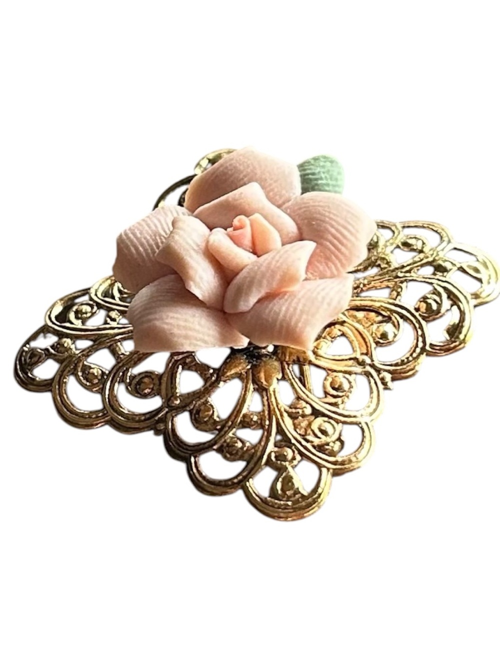 1928 Vintage Victorian Style Gold Tone Filigree Pink Porcelain Rose Brooch Pin